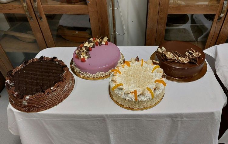 Köszönjük duális partnereink édes támogatását! 🎂